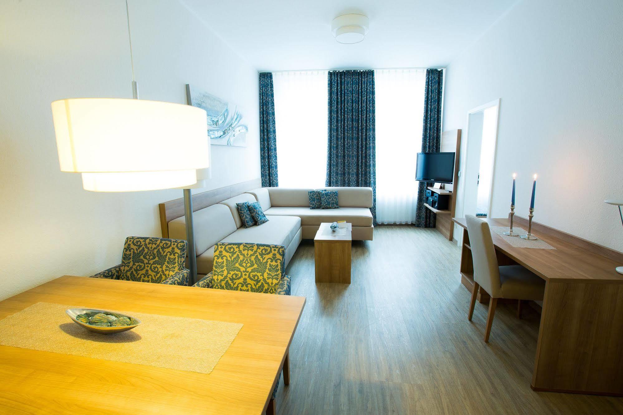 Hotel & Living Am Wartturm - Hotel & Apartments 斯派尔 外观 照片